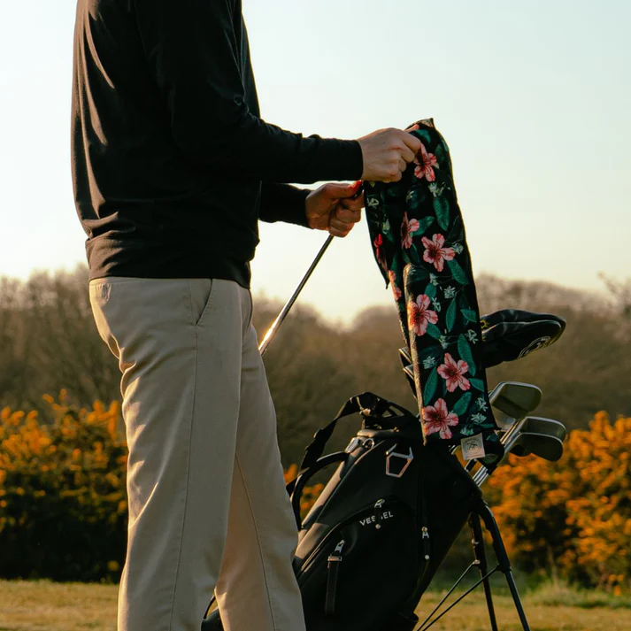 SKINS GOLF - AZALEA TOWEL